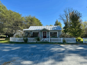 3052 Route 5 &middot; East Thetford VT &middot; FOR SALE photo